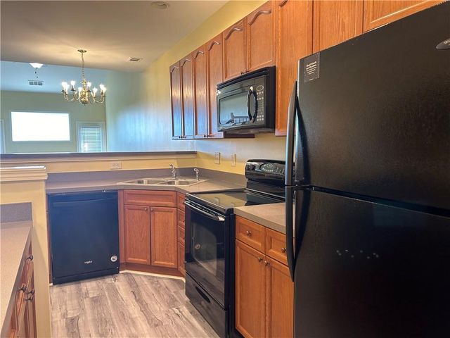 1992 Hoods Fort Circle NW 22, Kennesaw, GA 30144