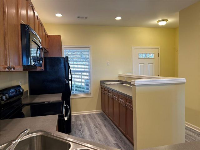 1992 Hoods Fort Circle NW 22, Kennesaw, GA 30144