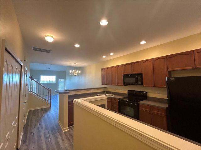 1992 Hoods Fort Circle NW 22, Kennesaw, GA 30144