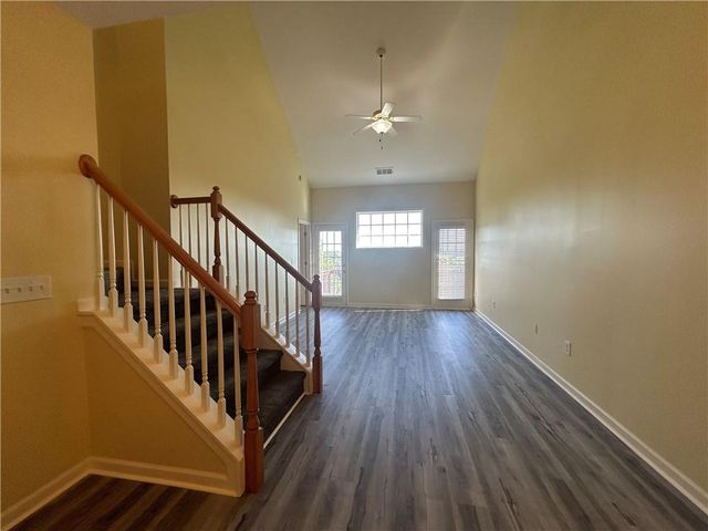 1992 Hoods Fort Circle NW 22, Kennesaw, GA 30144