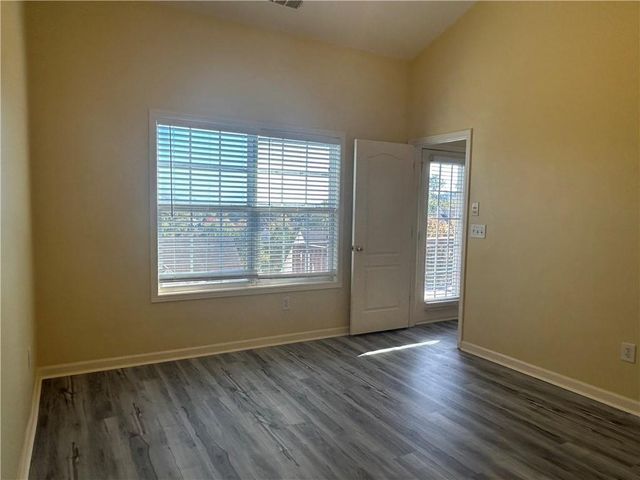 1992 Hoods Fort Circle NW 22, Kennesaw, GA 30144