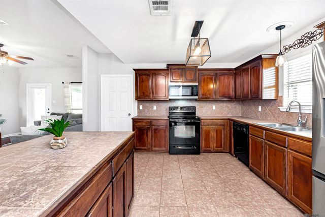 11553 Mary Lee Dr, Denham Springs, LA 70726