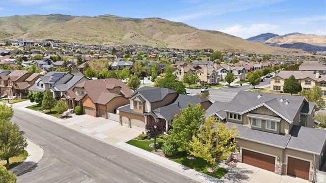 14666 S DESERT SAGE DR, Herriman, UT 84096