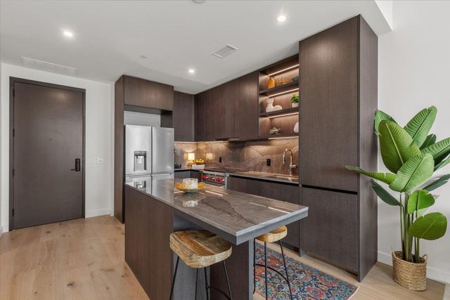 610 Davis ST 1909, Austin, TX 78701