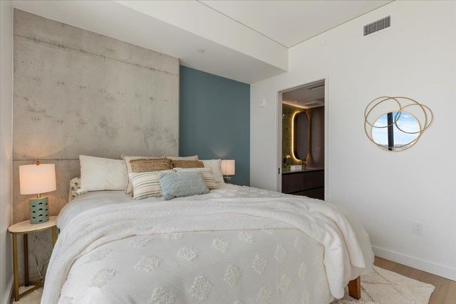 610 Davis ST 1909, Austin, TX 78701