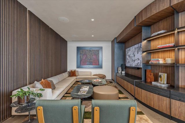 610 Davis ST 1909, Austin, TX 78701
