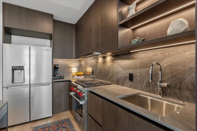 610 Davis ST 1909, Austin, TX 78701