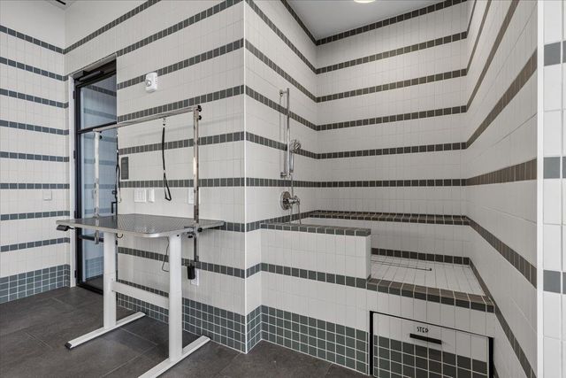 610 Davis ST 1909, Austin, TX 78701