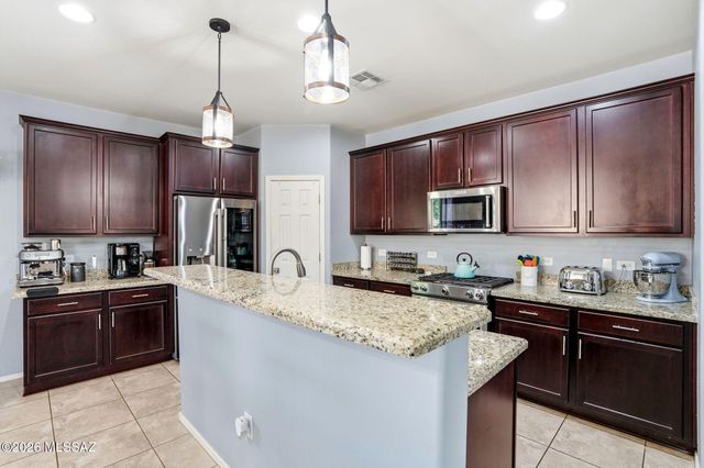 211 E Refuge Loop, Vail, AZ 85641