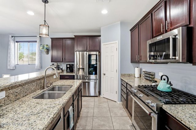 211 E Refuge Loop, Vail, AZ 85641