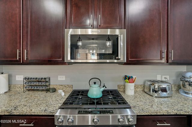 211 E Refuge Loop, Vail, AZ 85641