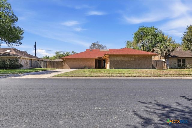 118 Santa Fe, Victoria, TX 77904