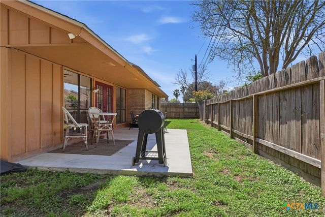 118 Santa Fe, Victoria, TX 77904