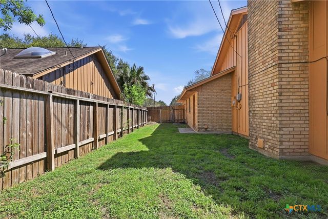 118 Santa Fe, Victoria, TX 77904