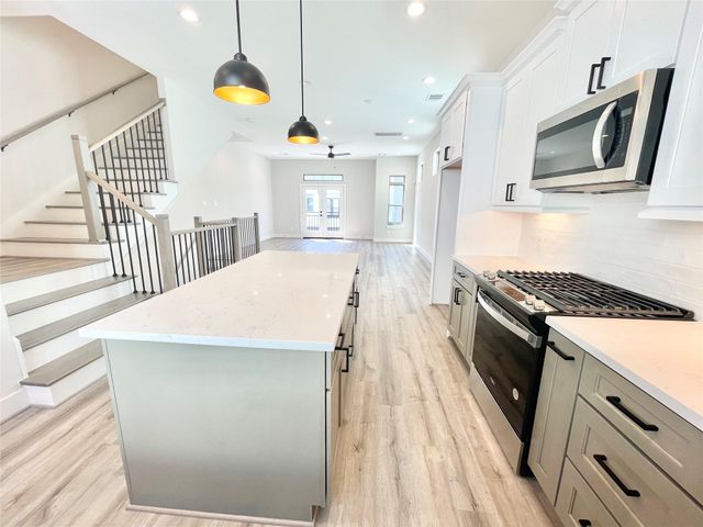 3716 Creekmont Gardens Lane, Houston, TX 77091