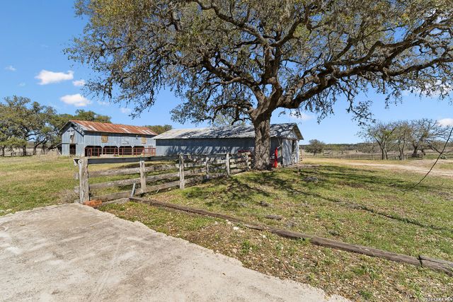 0009 Clearwater, Comfort, TX 78013