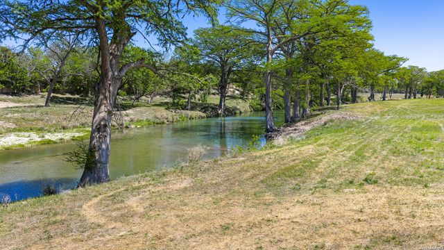 0009 Clearwater, Comfort, TX 78013