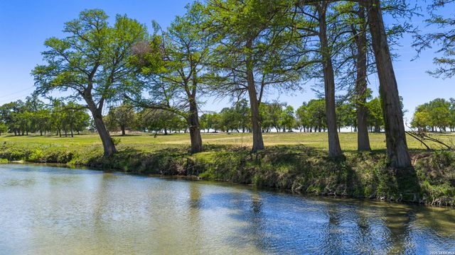 0009 Clearwater, Comfort, TX 78013
