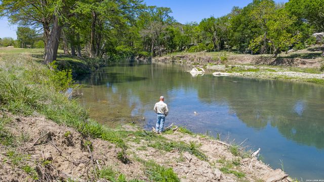 0009 Clearwater, Comfort, TX 78013