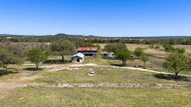 0009 Clearwater, Comfort, TX 78013