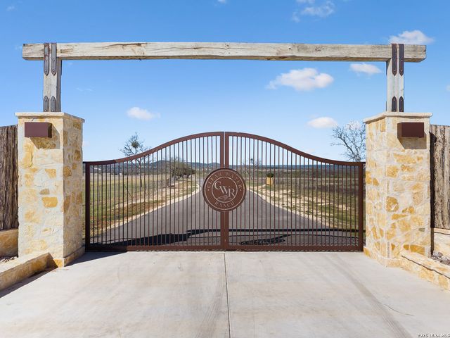 0009 Clearwater, Comfort, TX 78013