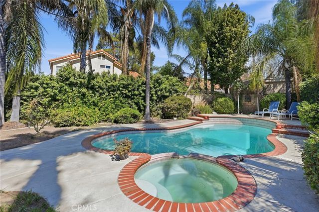 39710 Almansa Court, Murrieta, CA 92562