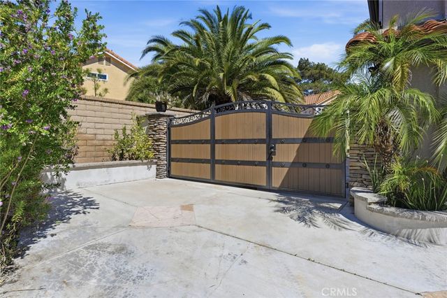 39710 Almansa Court, Murrieta, CA 92562