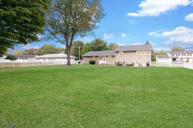 100 Eyland Ave, Roxbury Twp., NJ 07876