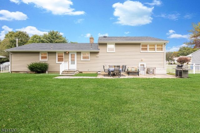 100 Eyland Ave, Roxbury Twp., NJ 07876