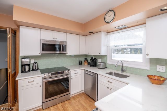 100 Eyland Ave, Roxbury Twp., NJ 07876