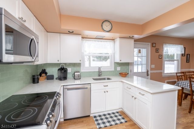 100 Eyland Ave, Roxbury Twp., NJ 07876