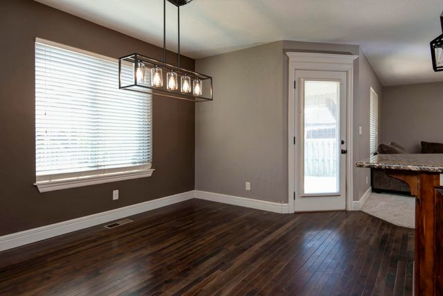 1382 S Cumberland Avenue, Republic, MO 65738