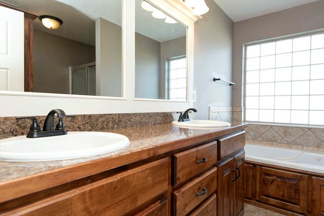 1382 S Cumberland Avenue, Republic, MO 65738