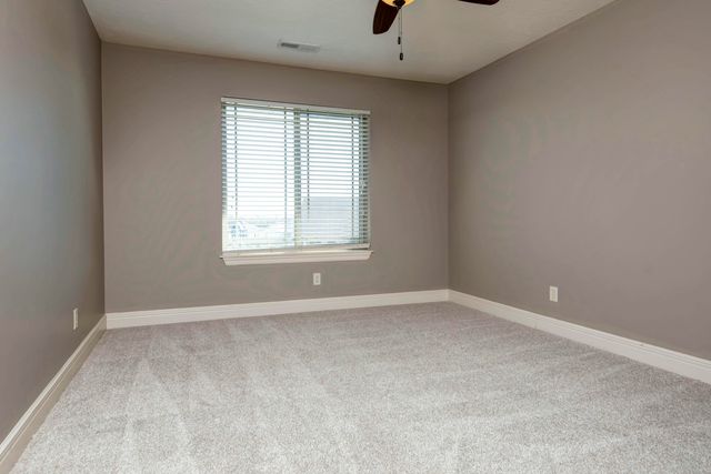 1382 S Cumberland Avenue, Republic, MO 65738