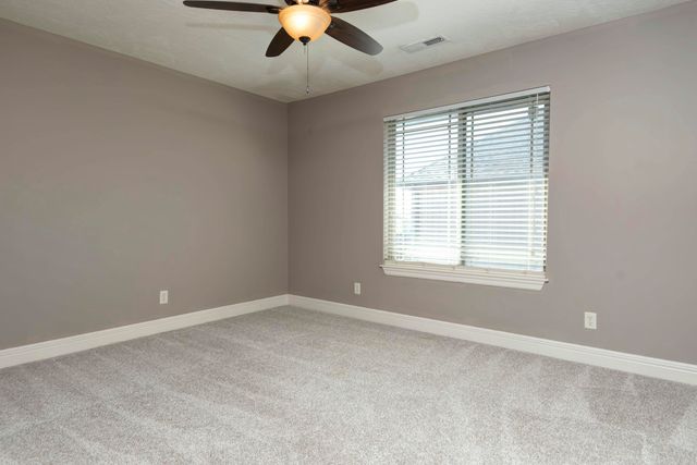 1382 S Cumberland Avenue, Republic, MO 65738