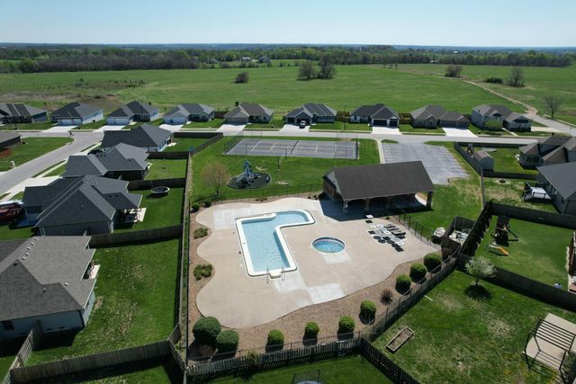 1382 S Cumberland Avenue, Republic, MO 65738