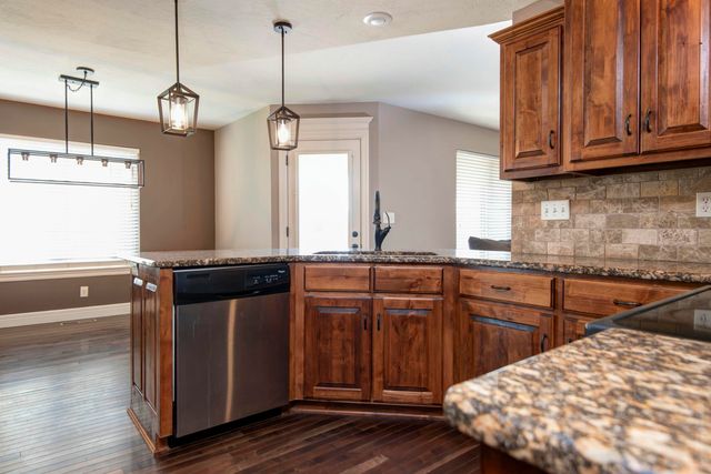 1382 S Cumberland Avenue, Republic, MO 65738