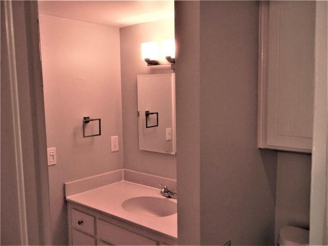 6552 N Meridian Avenue 105, Oklahoma City, OK 73116