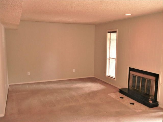 6552 N Meridian Avenue 105, Oklahoma City, OK 73116