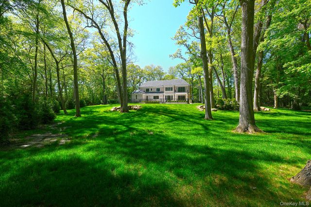 20 Knollwood Road, Brookville, NY 11545