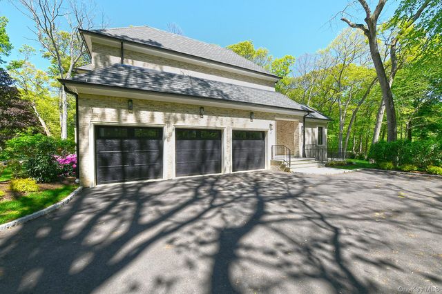 20 Knollwood Road, Brookville, NY 11545