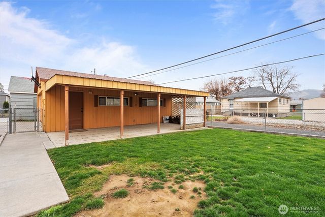 123 F Street NE, Ephrata, WA 98823