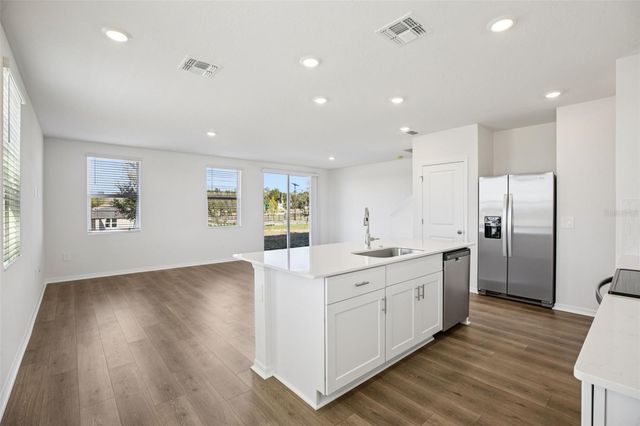 698 MUHLY STREET, Lady Lake, FL 32159