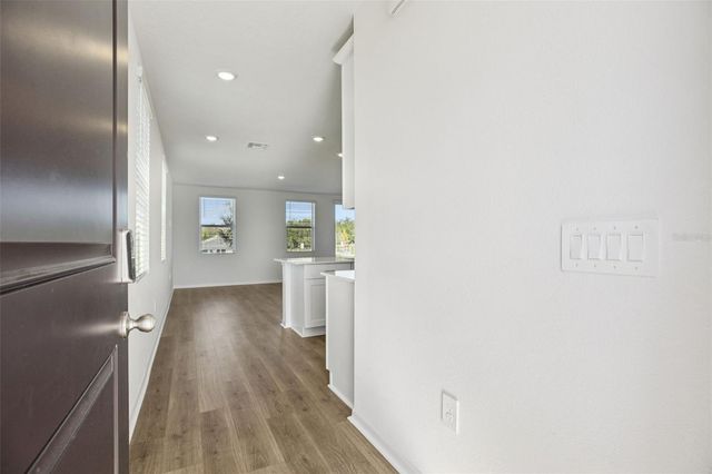 698 MUHLY STREET, Lady Lake, FL 32159