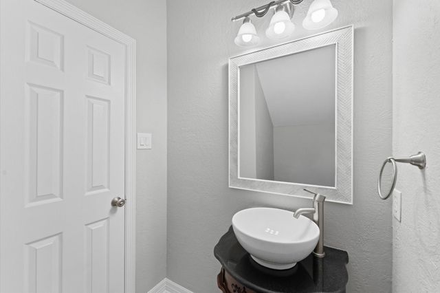 3207 Scenic Elm Street, Houston, TX 77059