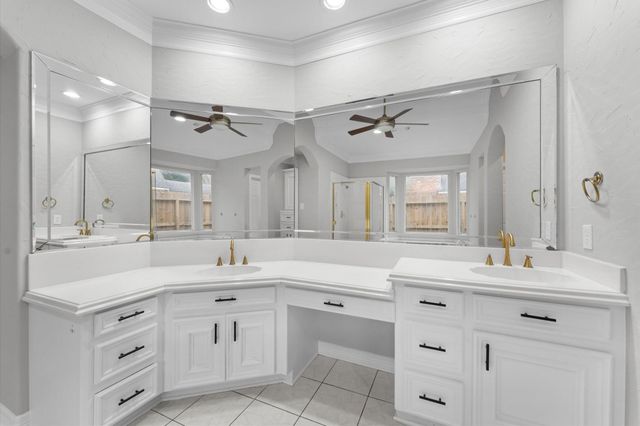 3207 Scenic Elm Street, Houston, TX 77059