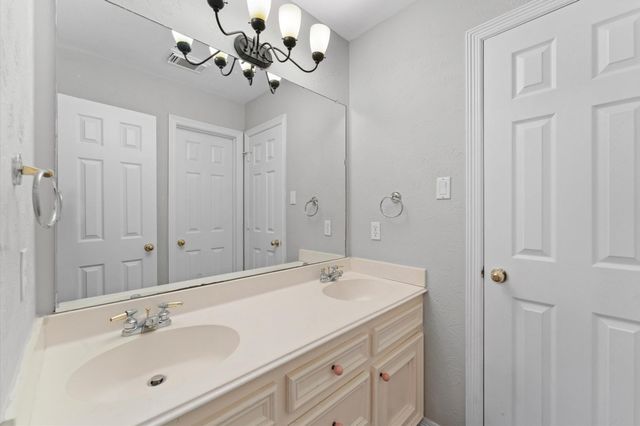 3207 Scenic Elm Street, Houston, TX 77059