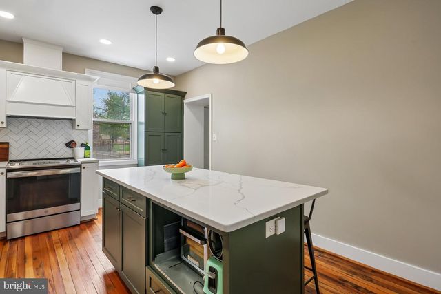 30 HAMILTON AVE, Frederick, MD 21701