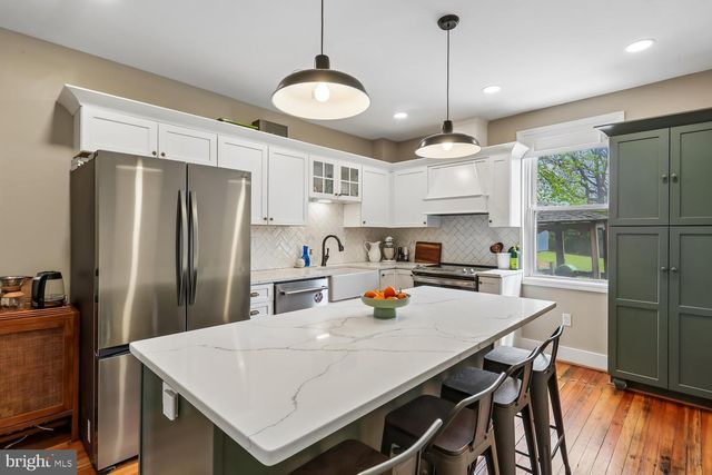 30 HAMILTON AVE, Frederick, MD 21701