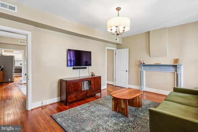 30 HAMILTON AVE, Frederick, MD 21701